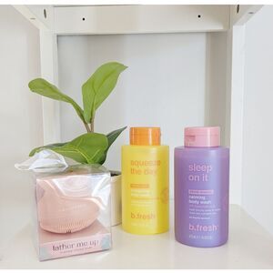 B. Fresh Shower Bundle Body Wash and Silicone Loofah